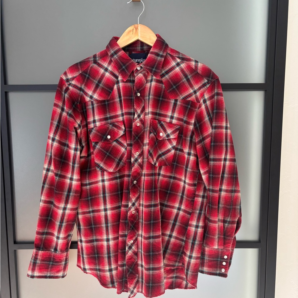 Wrangler Red and Black Plaid flannel Men's Pearl snap Shirt size large